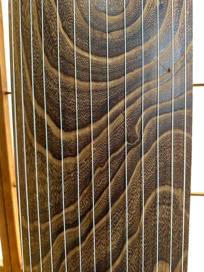 伝統的な木製琴 13弦 ダークブラウン