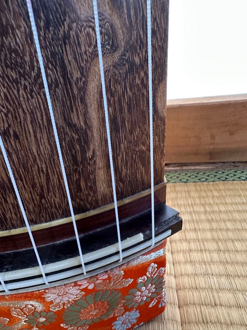 伝統的な木製琴 13弦 ダークブラウン