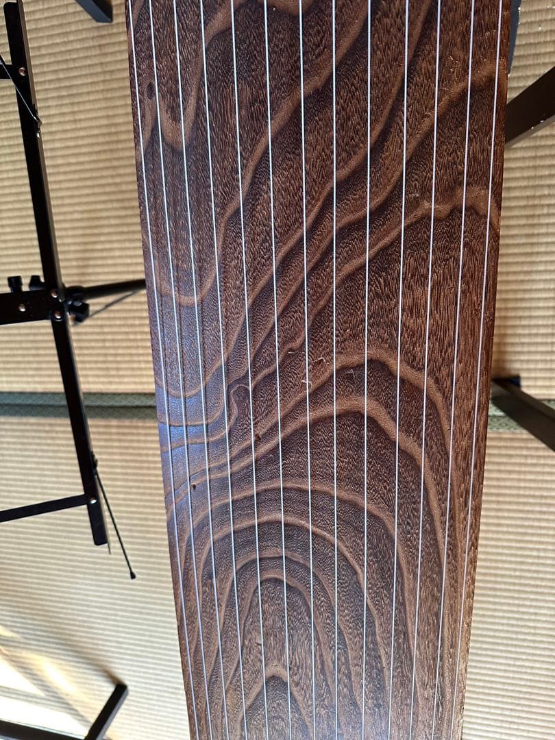 伝統的な木製琴 13弦 ダークブラウン