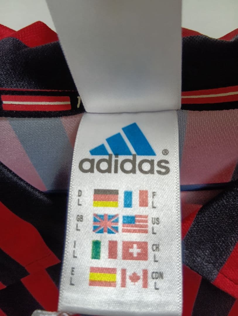 アルベルティーニのミラン100周年記念ユニフォーム