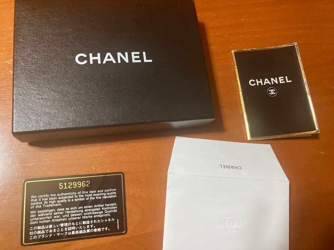 MIYABI　　シャネル　エナメル黒　スケジュール帳カバー　名刺入