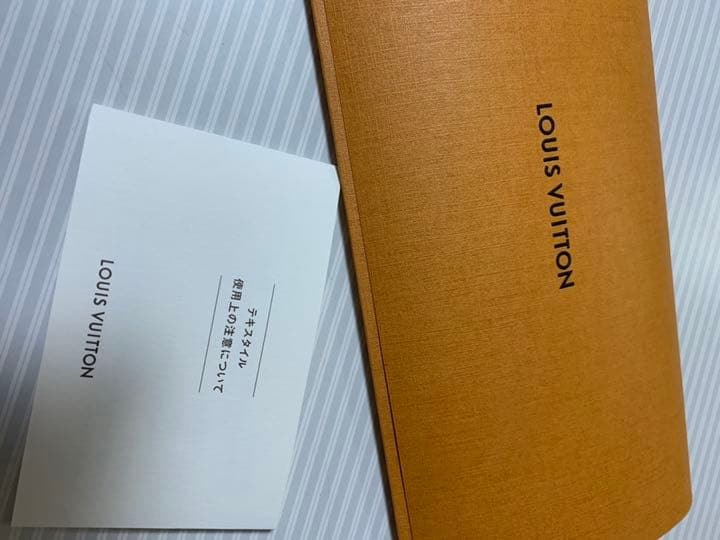 お値下げ　ルイヴィトン エシャルプ シティールイ マフラー LV カレッジロゴ