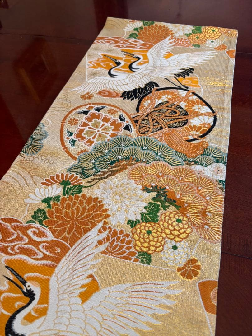 3048、3049、3050花嫁衣装の丸帯から作った豪華な刺繍のテーブルランナー