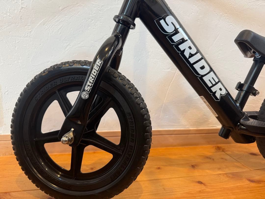 STRIDER バランスバイク 黒