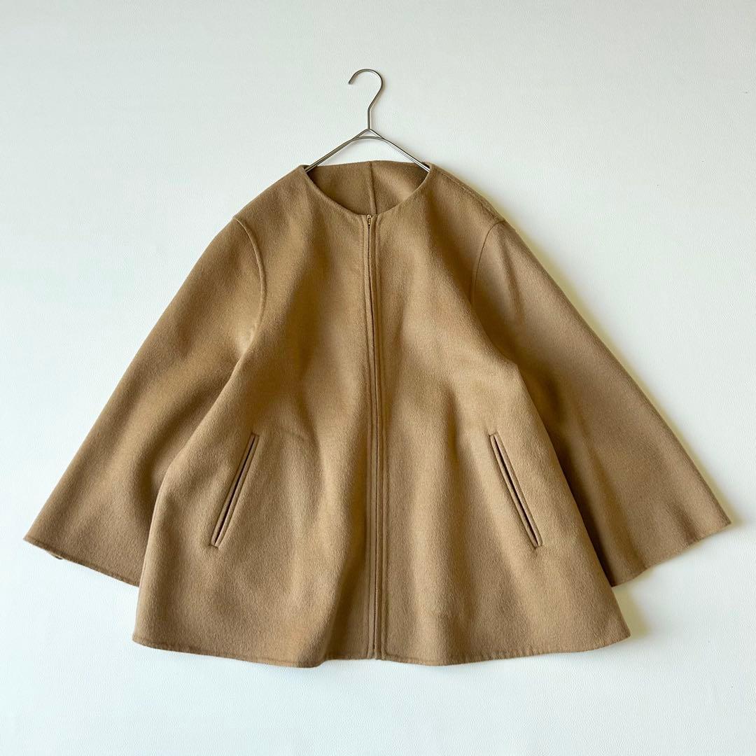 3043y美品 23区 24年 ライトリバーショートコート ベージュ ケープ風