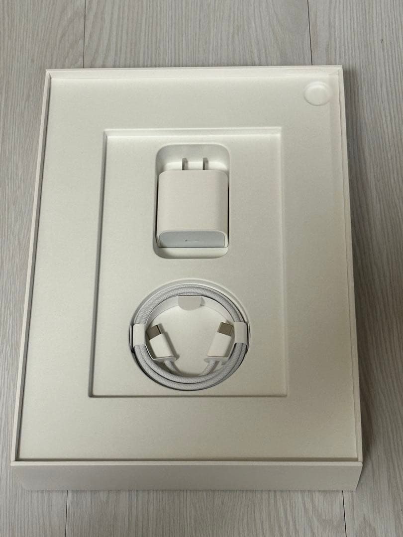 おはぎ【美品】iPad Air(M2) 11インチ　セルラー 128GB