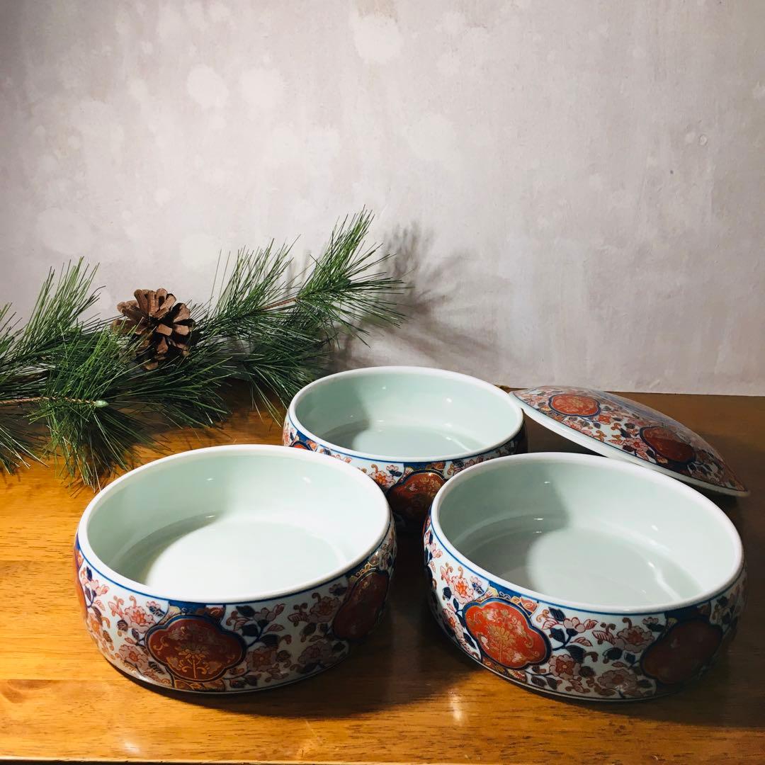 【お正月事始め】有田焼 弥左エ門窯 金襴手 古伊万里 　三段重　蓋物