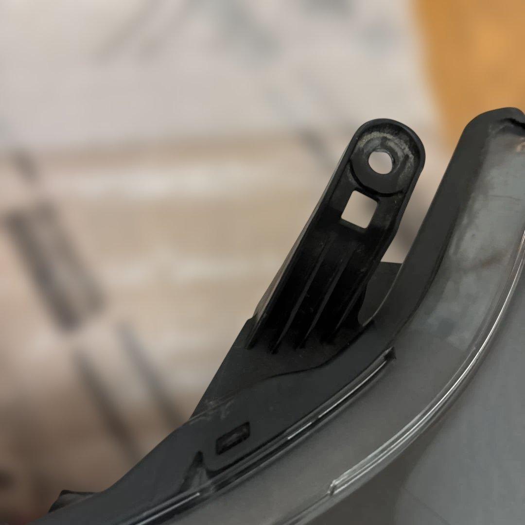 トヨタプラド左ヘッドライト