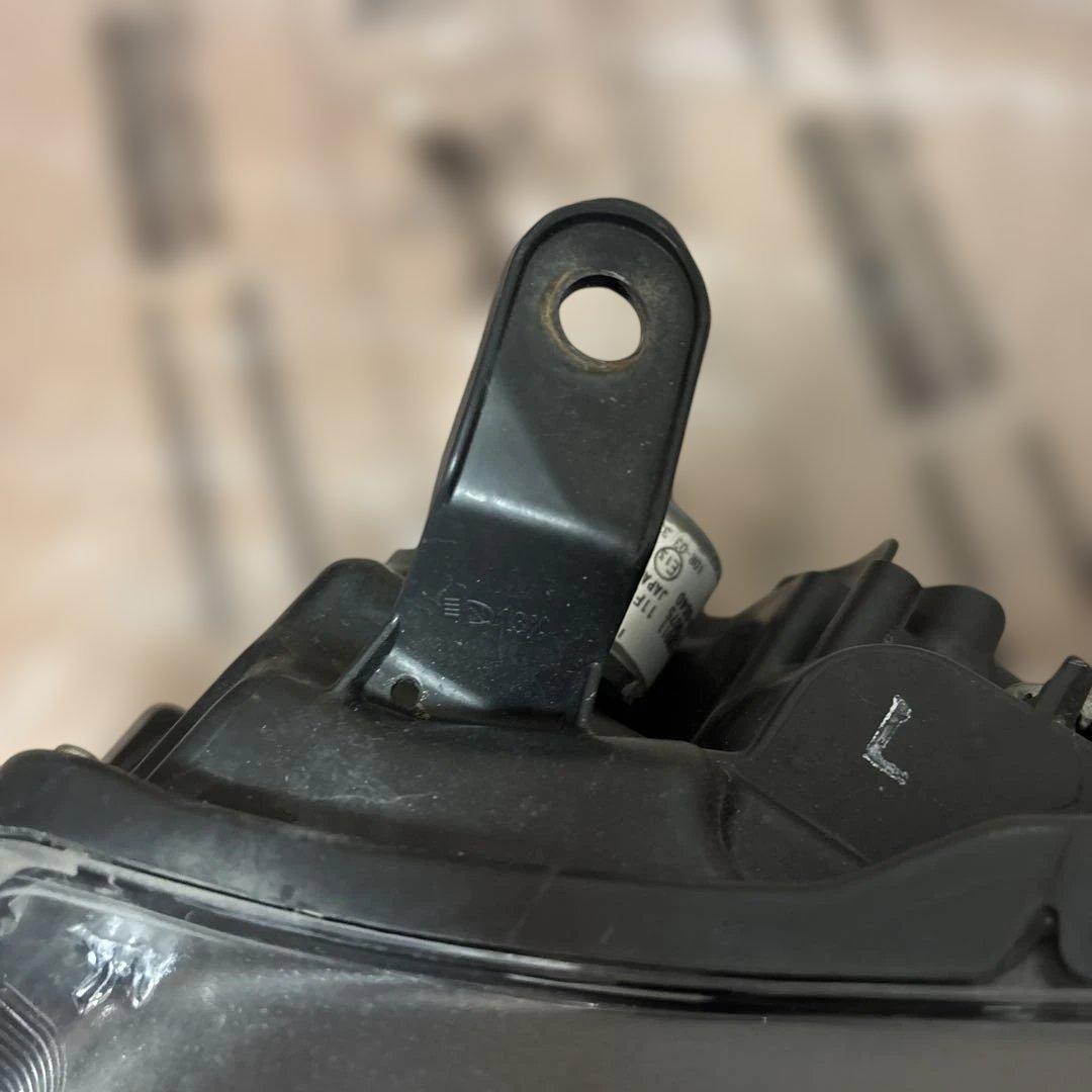 トヨタプラド左ヘッドライト