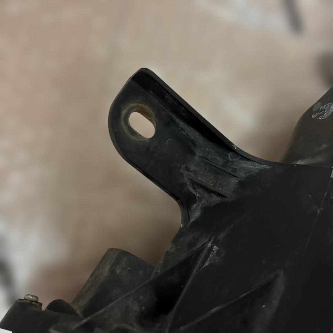 トヨタプラド左ヘッドライト