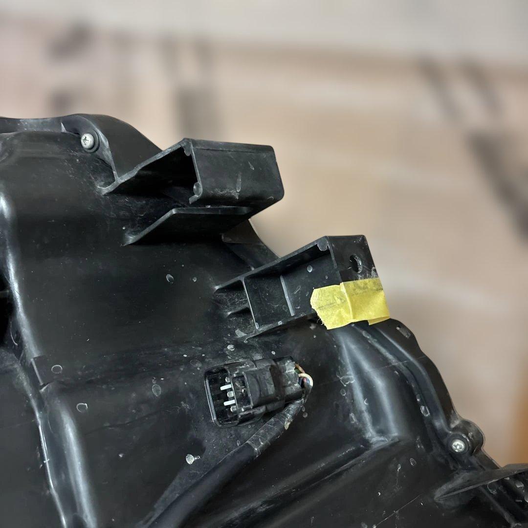 トヨタプラド左ヘッドライト