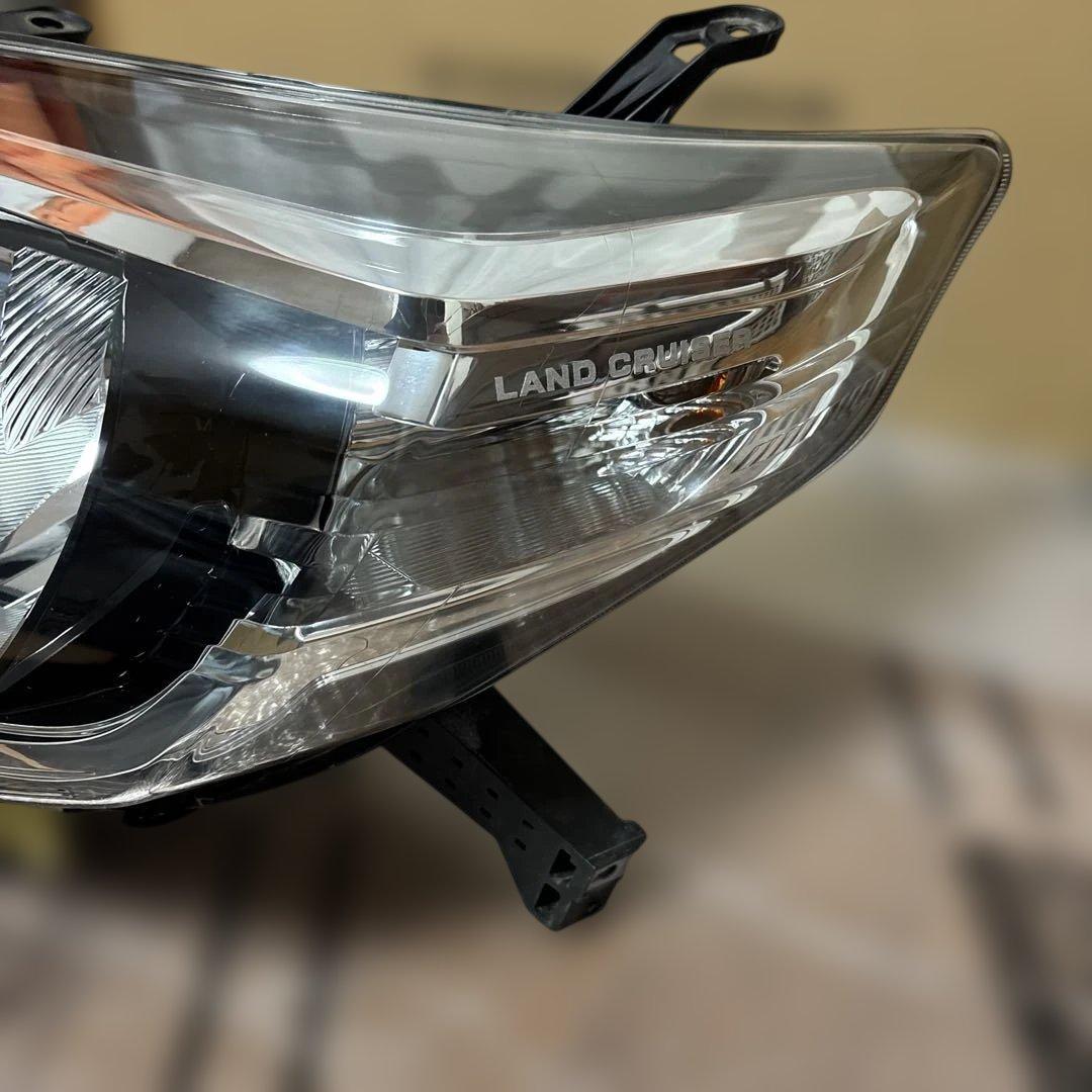 トヨタプラド左ヘッドライト
