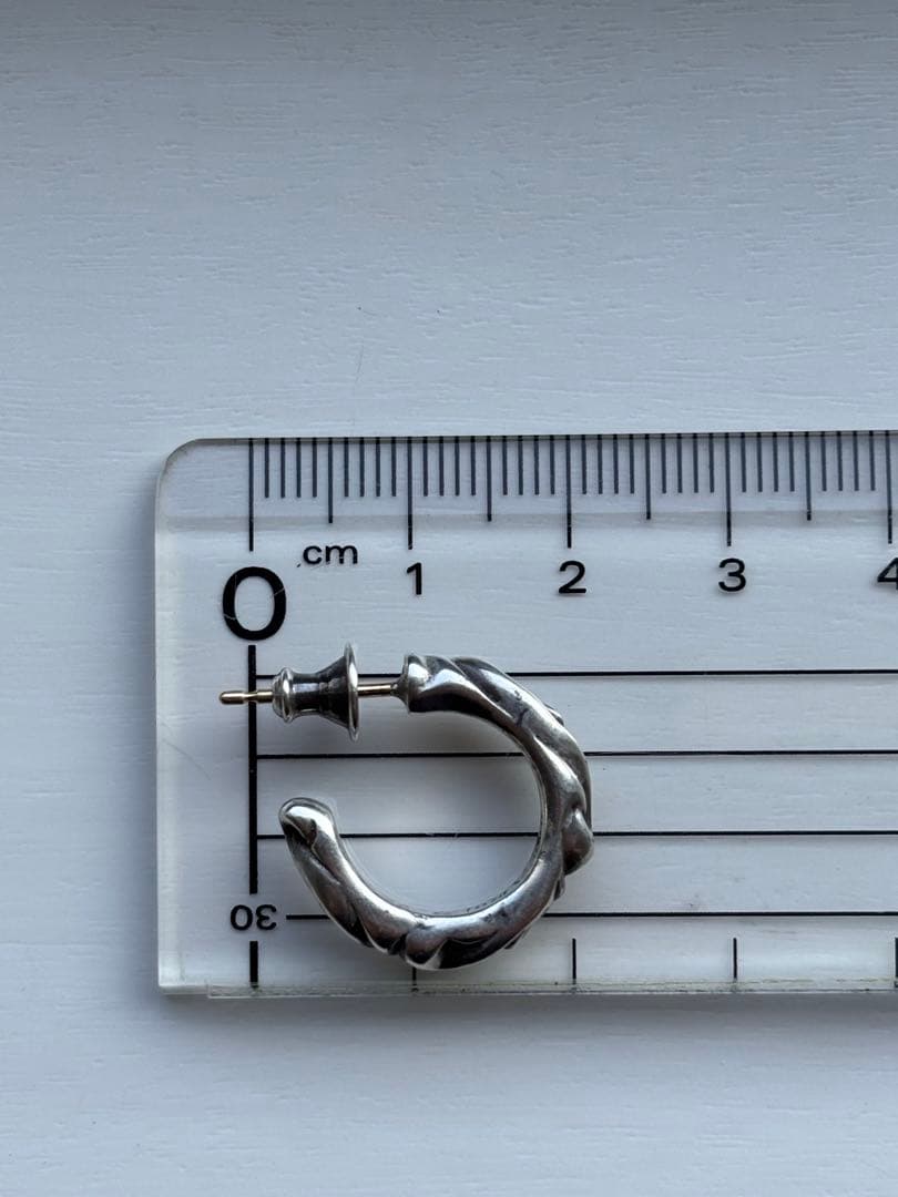 クロムハーツスクロールフープ(片耳用)