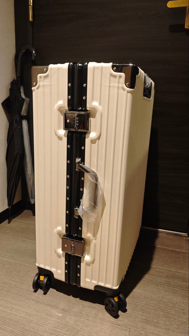 新品未使用 スーツケース Lサイズ アイボリー 大容量 キャリーバッグ