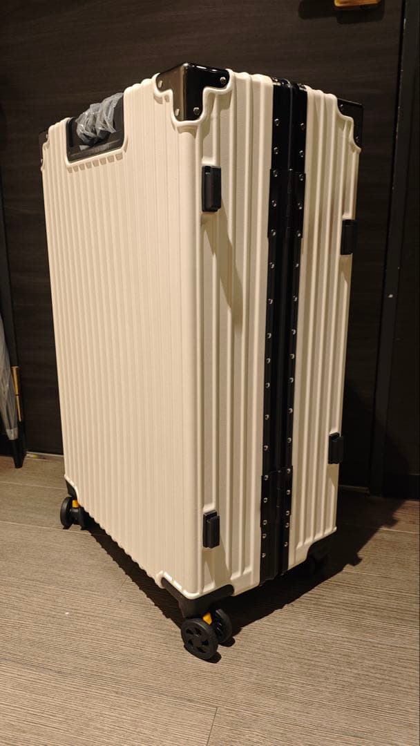 新品未使用 スーツケース Lサイズ アイボリー 大容量 キャリーバッグ