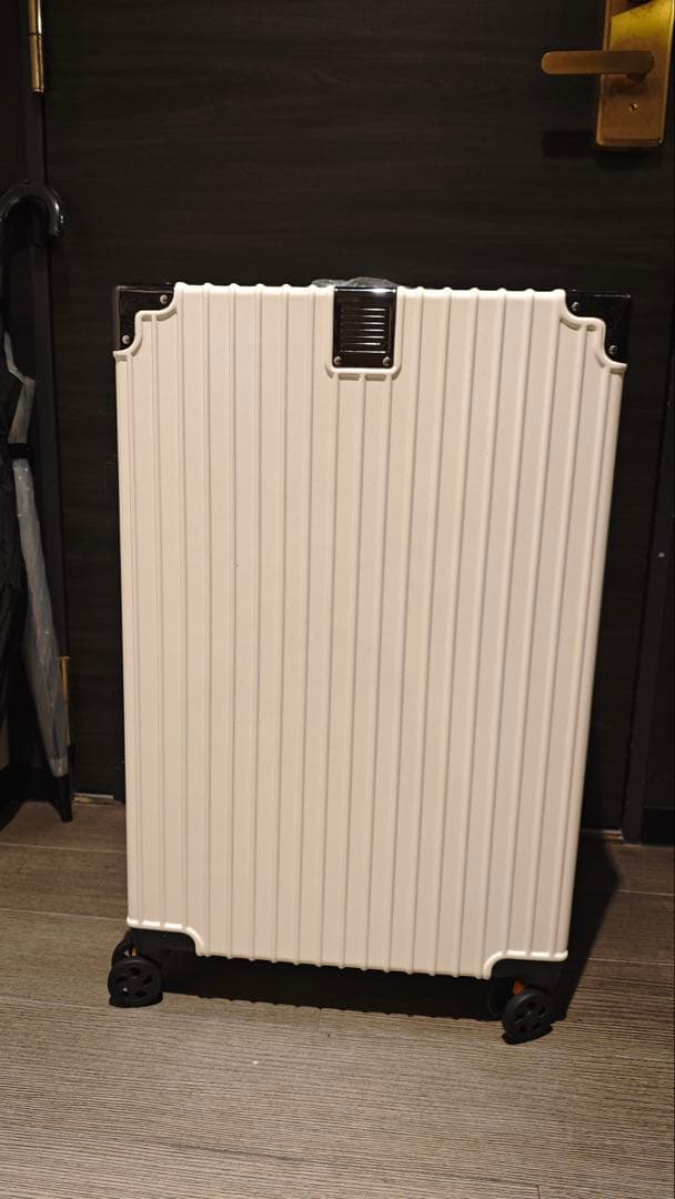 新品未使用 スーツケース Lサイズ アイボリー 大容量 キャリーバッグ