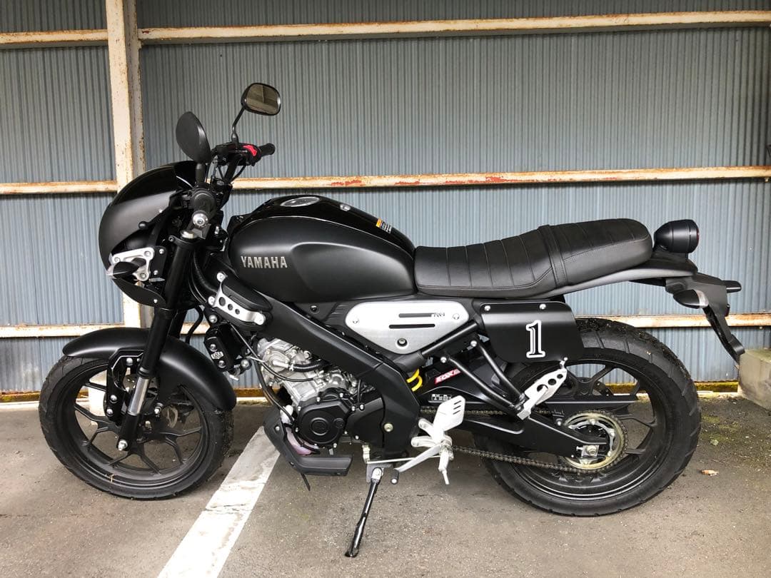 ヤマハ純正　XSR125・XSR155用　ビキニカウル＋ビキニカウルステー
