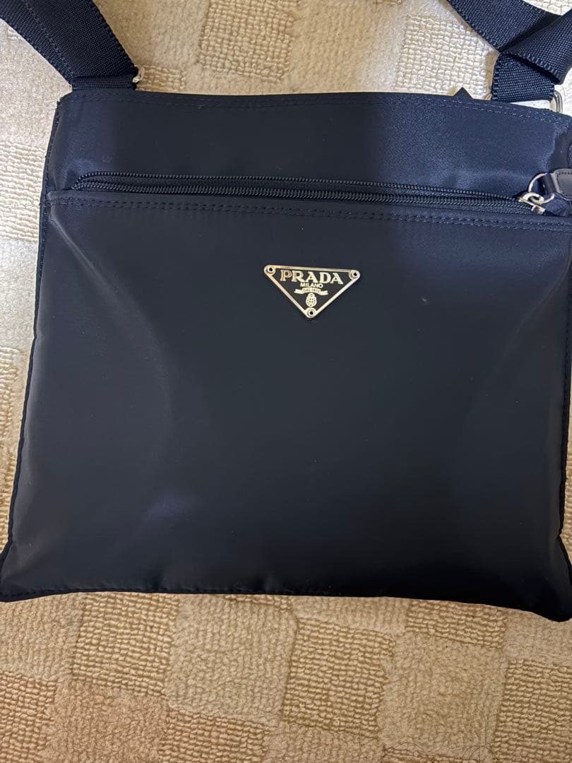 PRADA ブラック ナイロン ショルダーバッグ