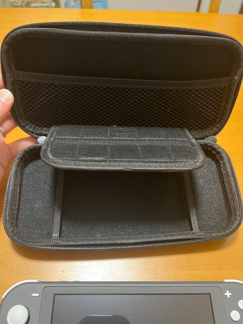 「Switch Lite グレー 本体 モンハン充電器ケース付」