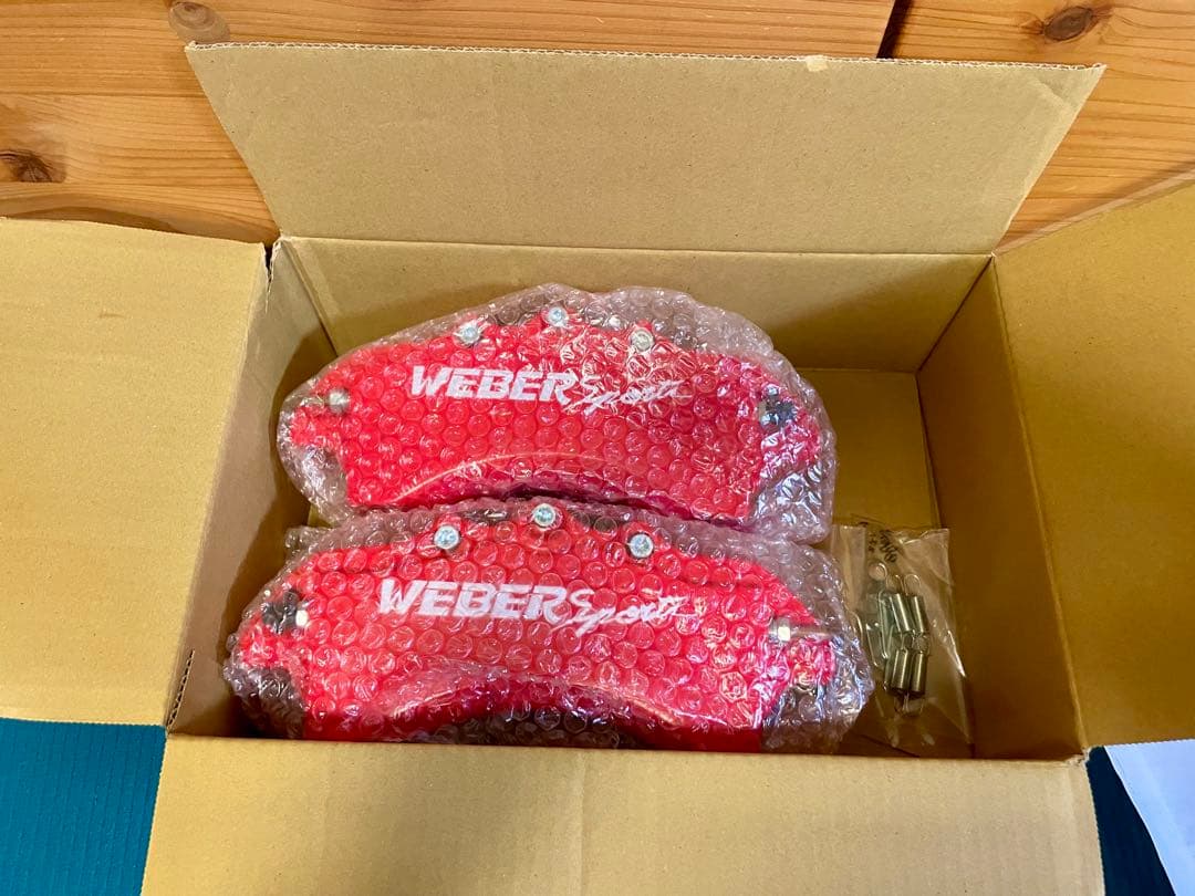 【未使用品】WEBER Sport 赤 キャリパー カバー　ヴォクシー　80系