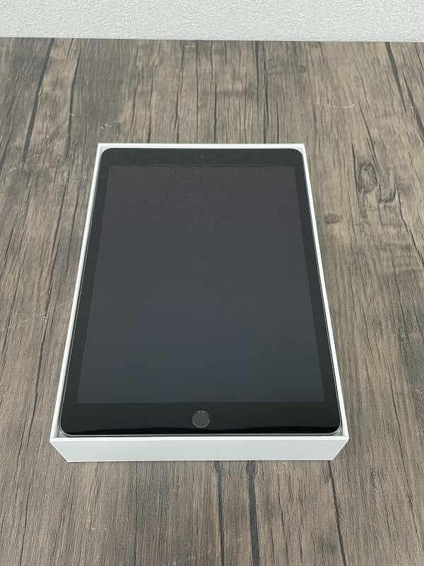 ⑨【美品】iPad Apple 第9世代　Wi-Fiモデル　64GB