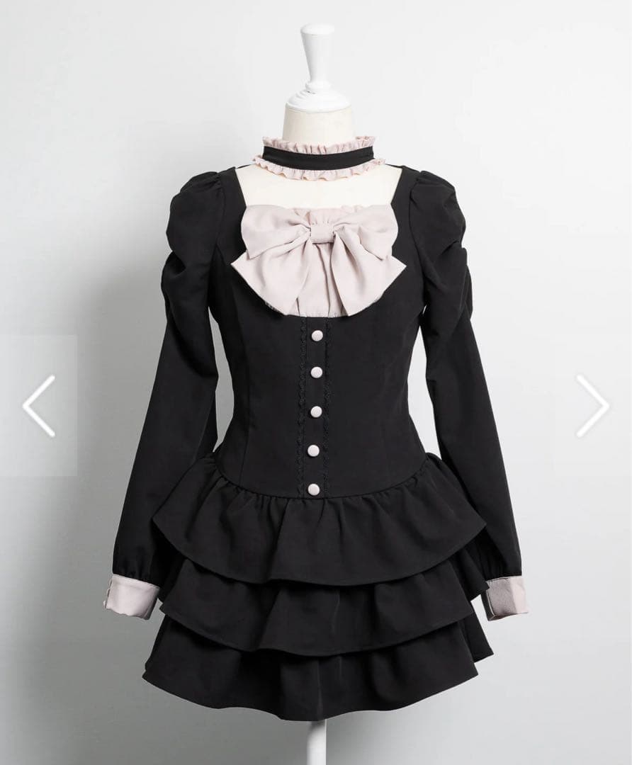 pium ぴうむ フロントリボンチョーカーティアードミニワンピ ブラック×ピンク