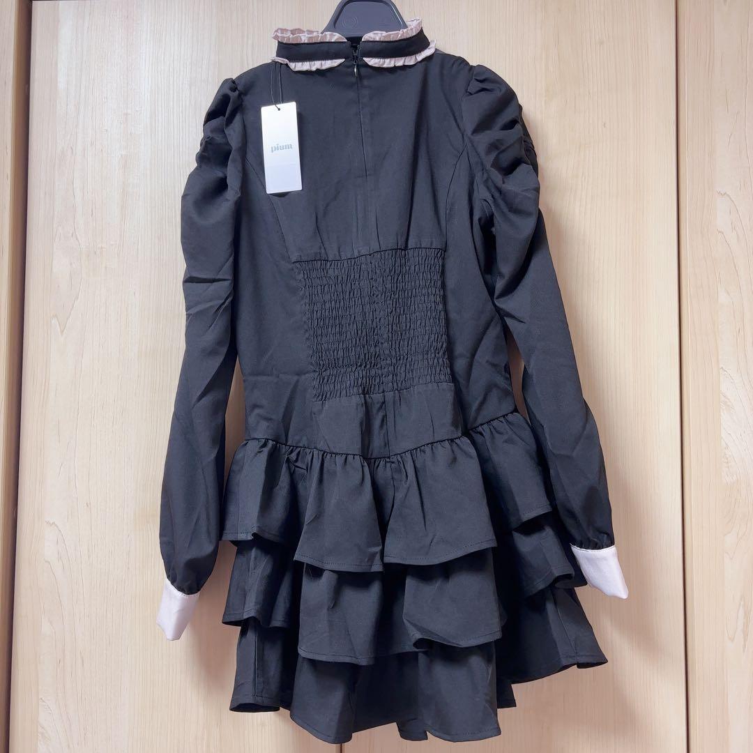 pium ぴうむ フロントリボンチョーカーティアードミニワンピ ブラック×ピンク