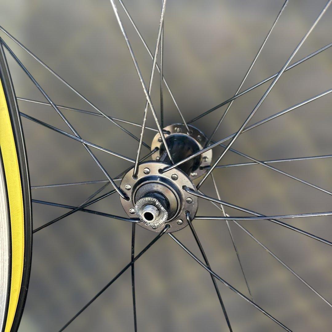 Shimano 700C 完組ホイール 9段ギア　RS400