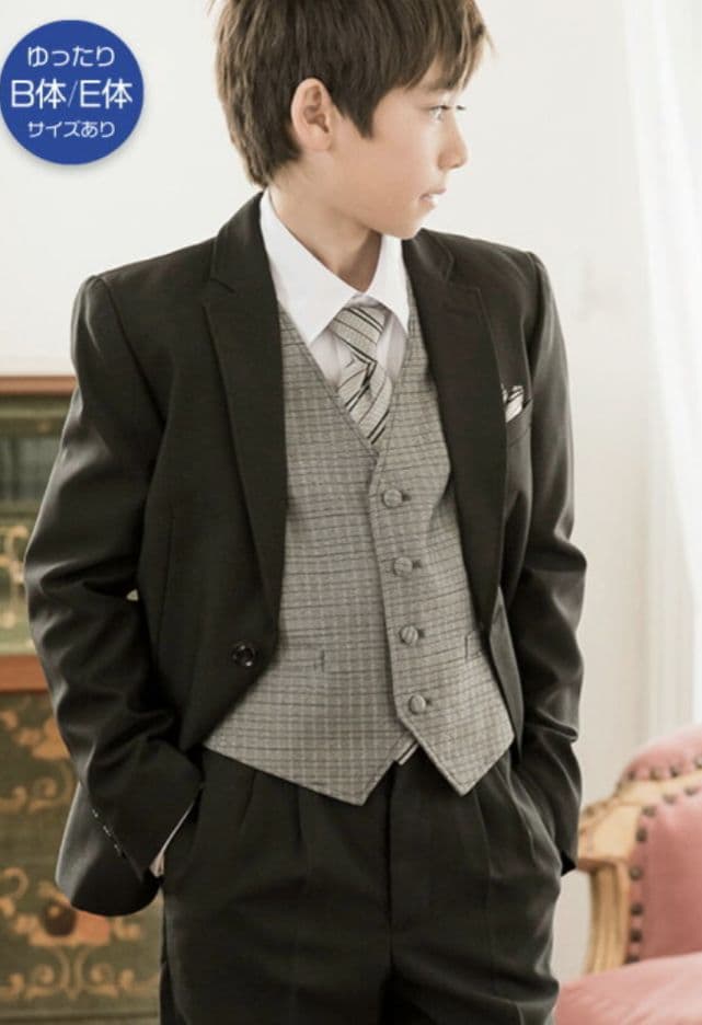 男の子用フォーマルスーツ