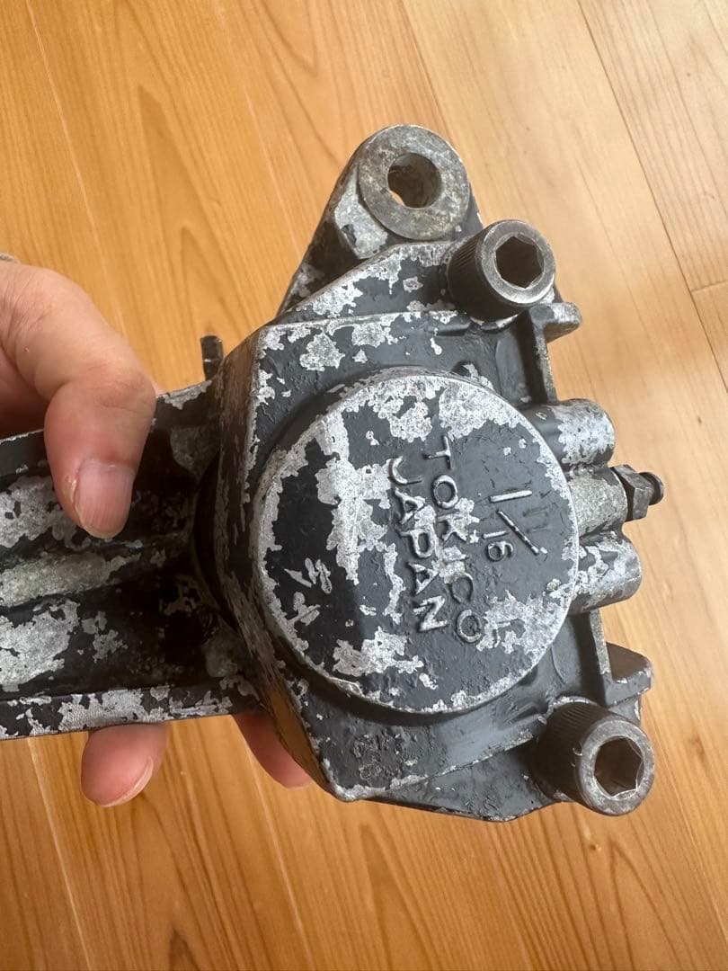 GODさん用z400fx リヤキャリパー