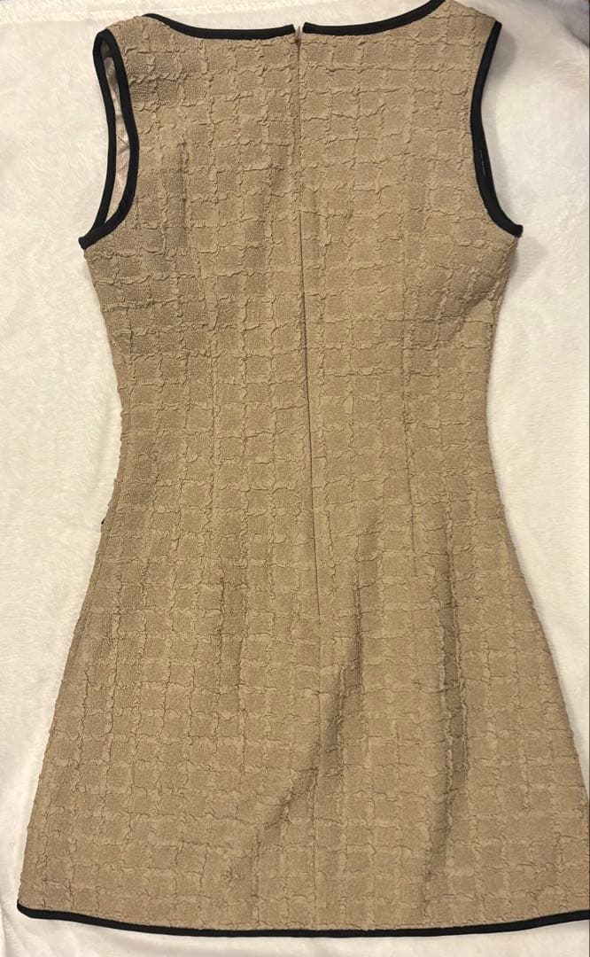 【ほぼ新品】2025秋冬最新モデルパール×ビジュータイトミニドレスクリーニング済