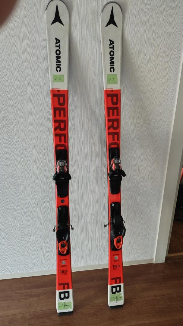 ATOMIC PERF スキー 板 オレンジ/ホワイト