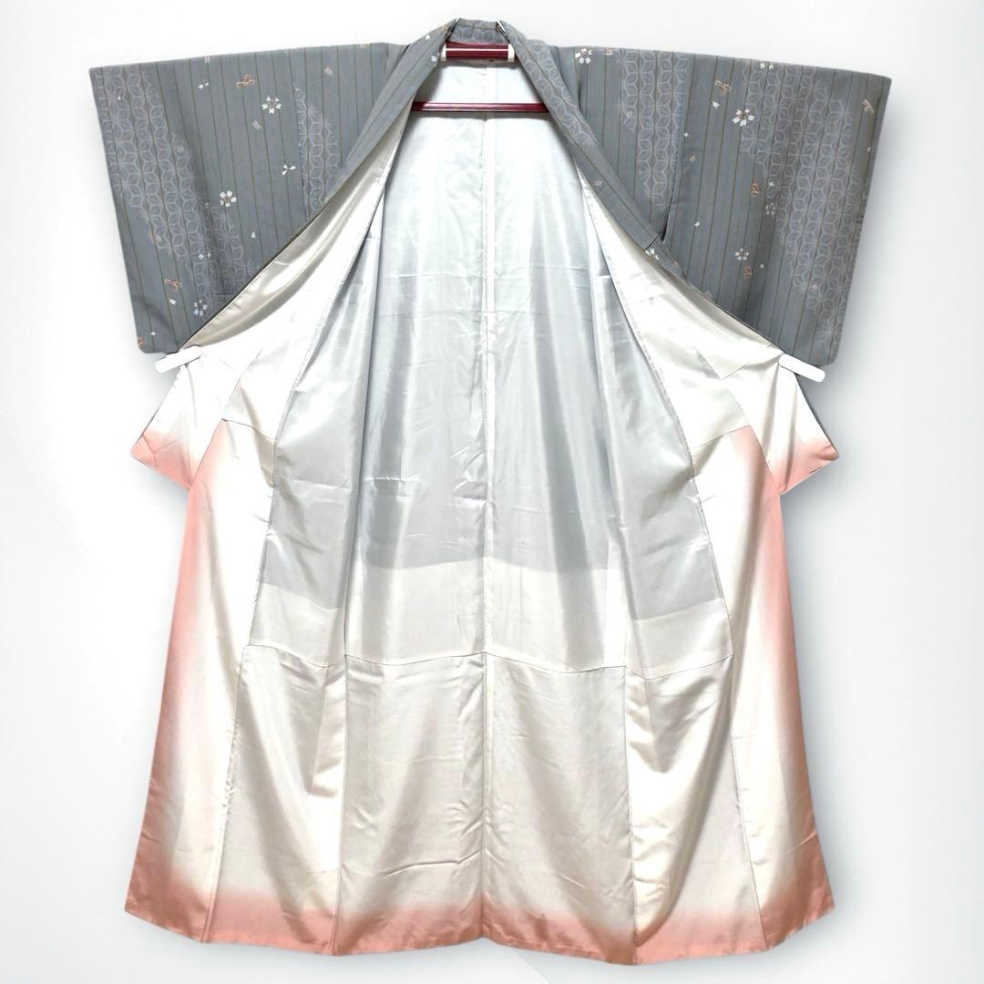 【良品✨】東レシルック　洗える着物　小紋　鼠色　麻の葉　舞桜　手縫い仕立て　I4