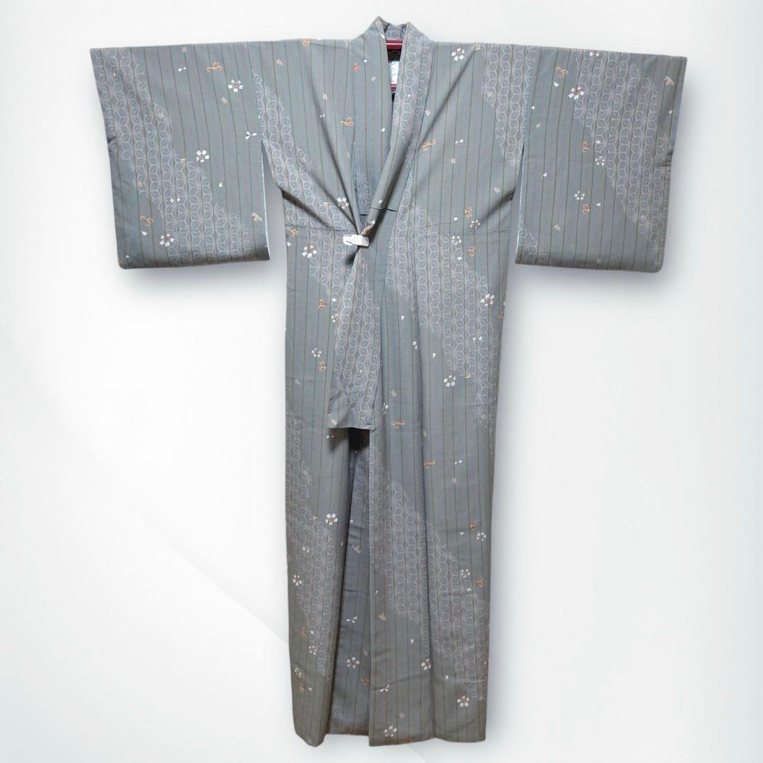 【良品✨】東レシルック　洗える着物　小紋　鼠色　麻の葉　舞桜　手縫い仕立て　I4