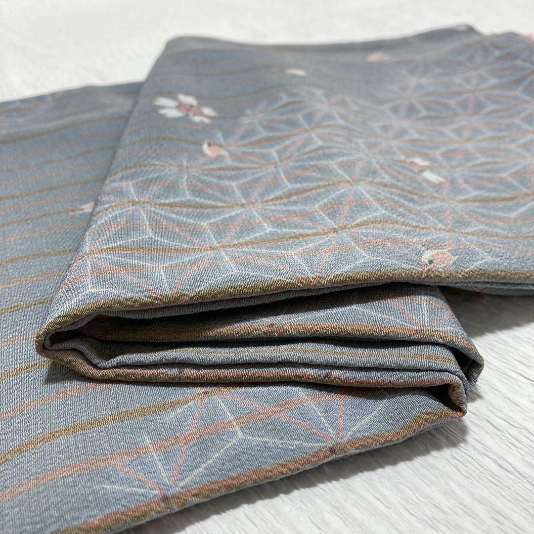 【良品✨】東レシルック　洗える着物　小紋　鼠色　麻の葉　舞桜　手縫い仕立て　I4