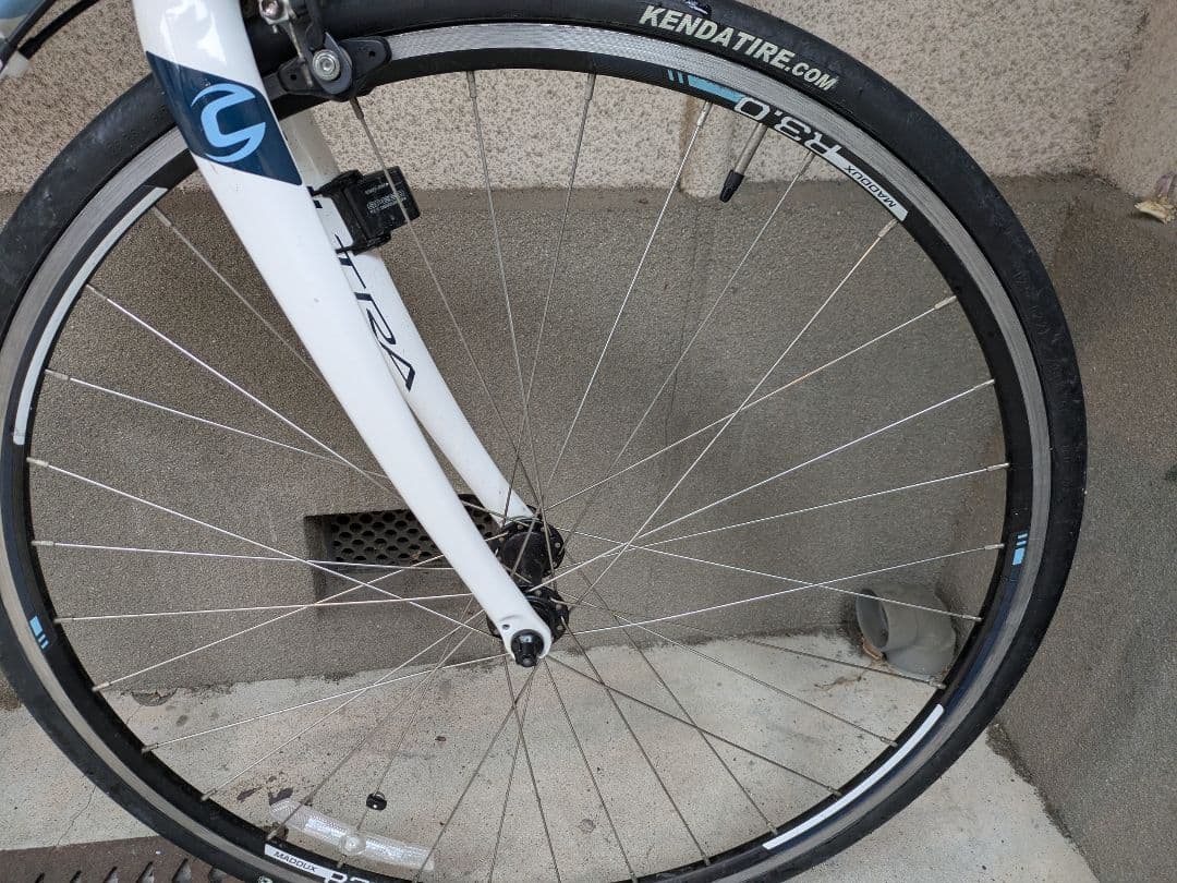 【ヤ◯ヤン】Cannondale CAAD8 ロードバイク　引き取り限定