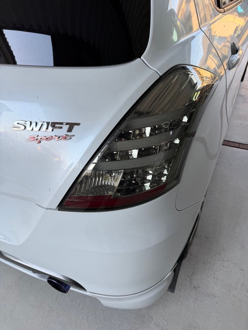 スイフトスポーツ　zc32s 社外　テールランプ　LED