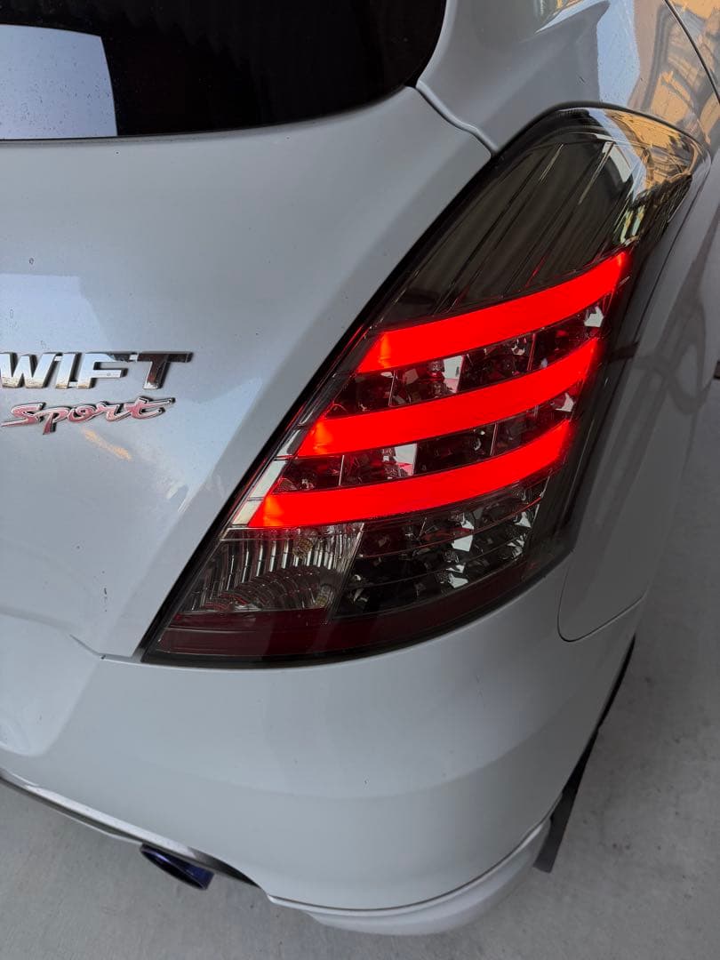 スイフトスポーツ　zc32s 社外　テールランプ　LED