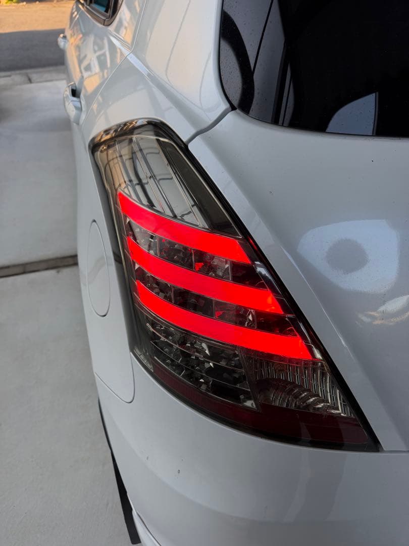 スイフトスポーツ　zc32s 社外　テールランプ　LED