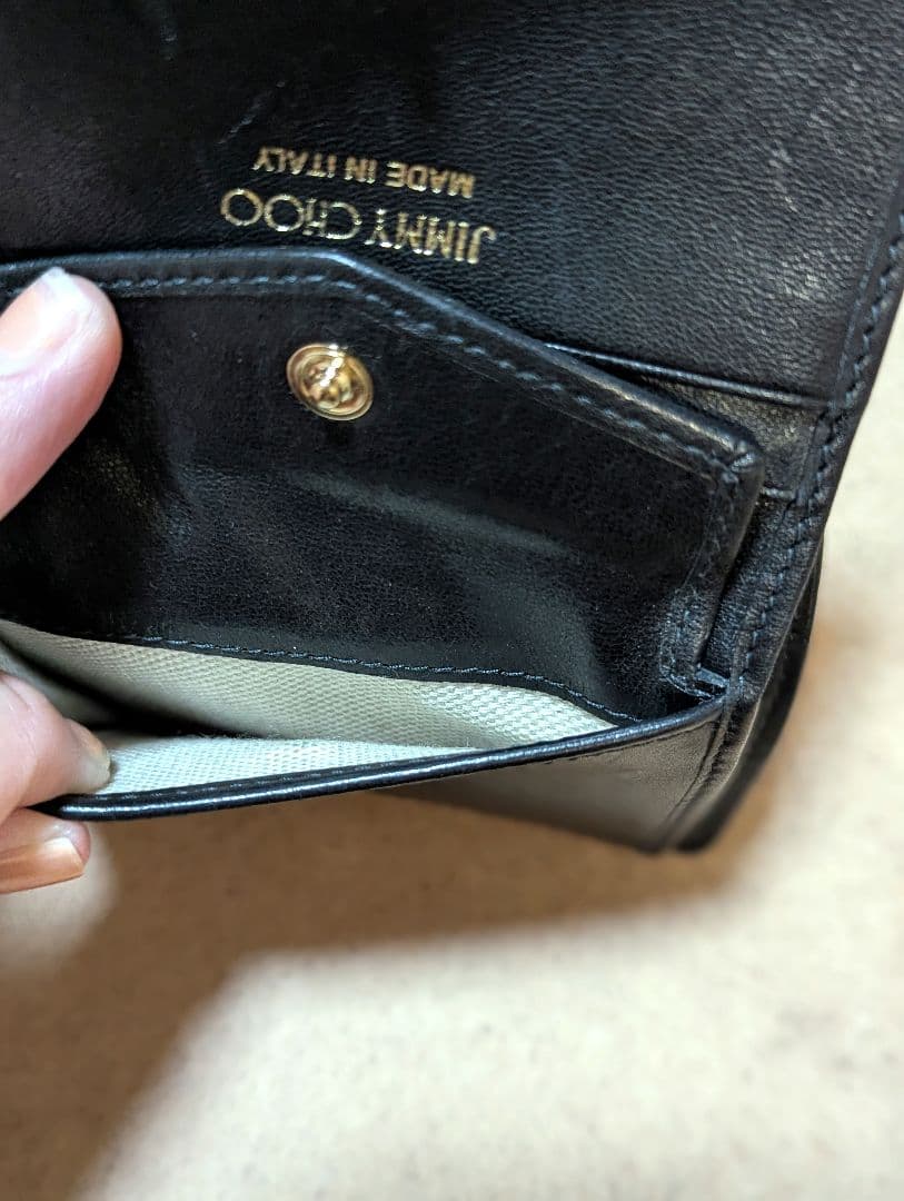 良品☆使用回数少なめJIMMY CHOO 星型スタッズ 黒レザーミニ2つ折り財布