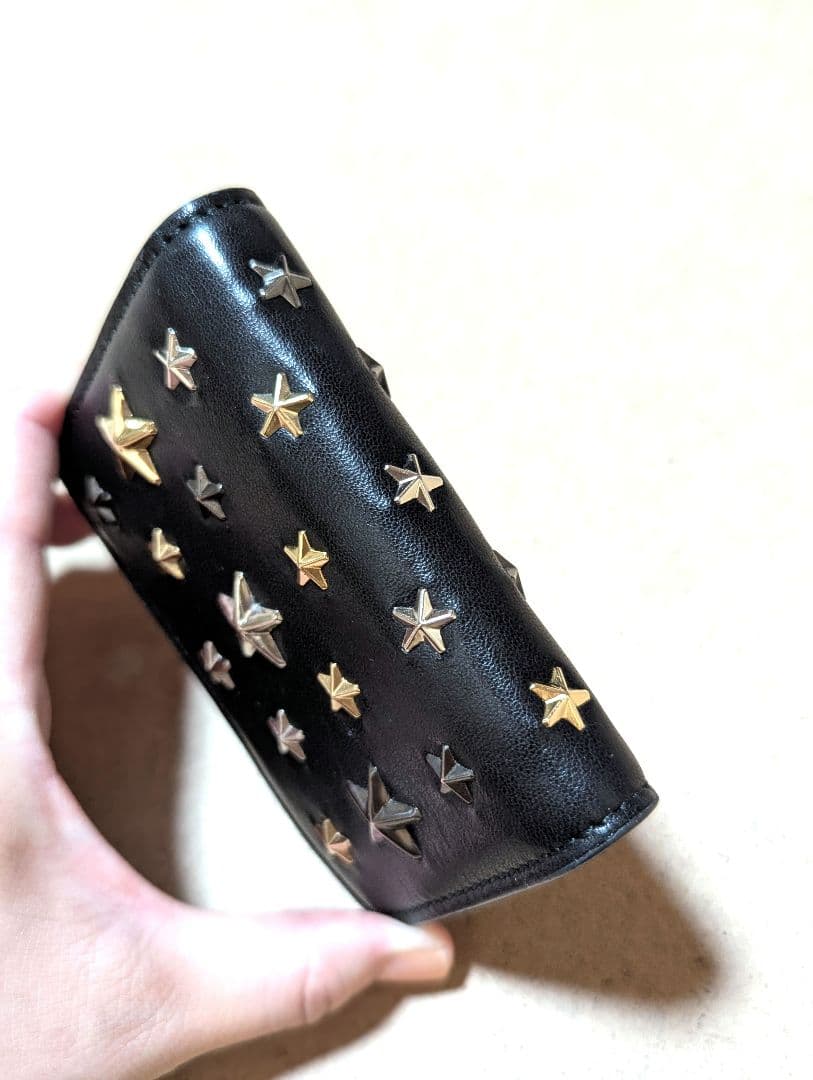 良品☆使用回数少なめJIMMY CHOO 星型スタッズ 黒レザーミニ2つ折り財布