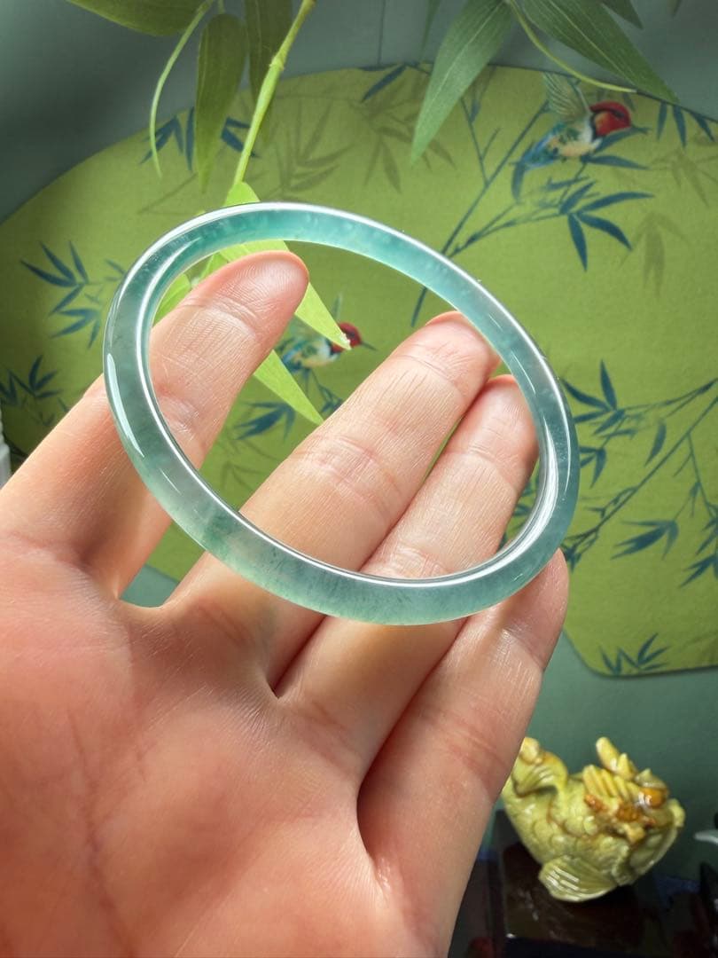 新入荷❣️天然本翡翠　特色雪花綿入り【半山半水】高氷藍水細身バングル　鑑定書付き