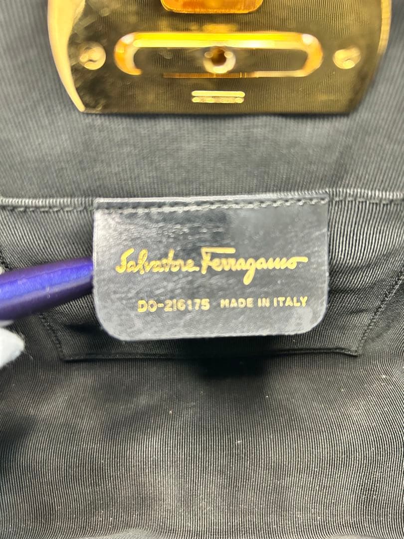 ☆美品　フェラガモ　チェーンかごショルダーバッグ☆夏