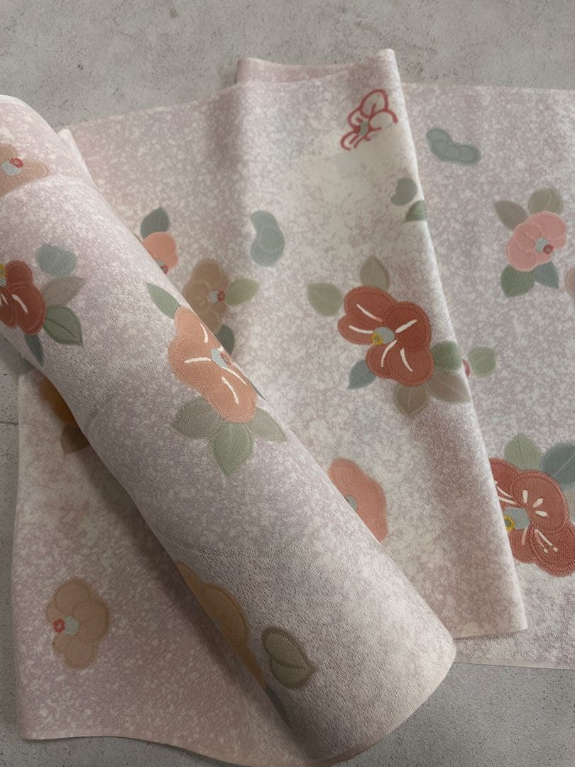 小紋　着尺　反物　淡いピンクに花　新品