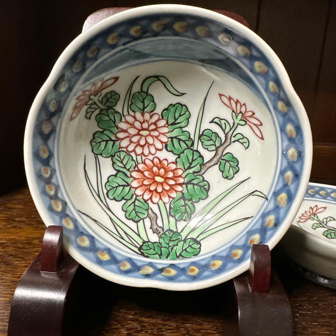 佐藤走波(六代)染錦菊絵. 三つなぶり小鉢、二客