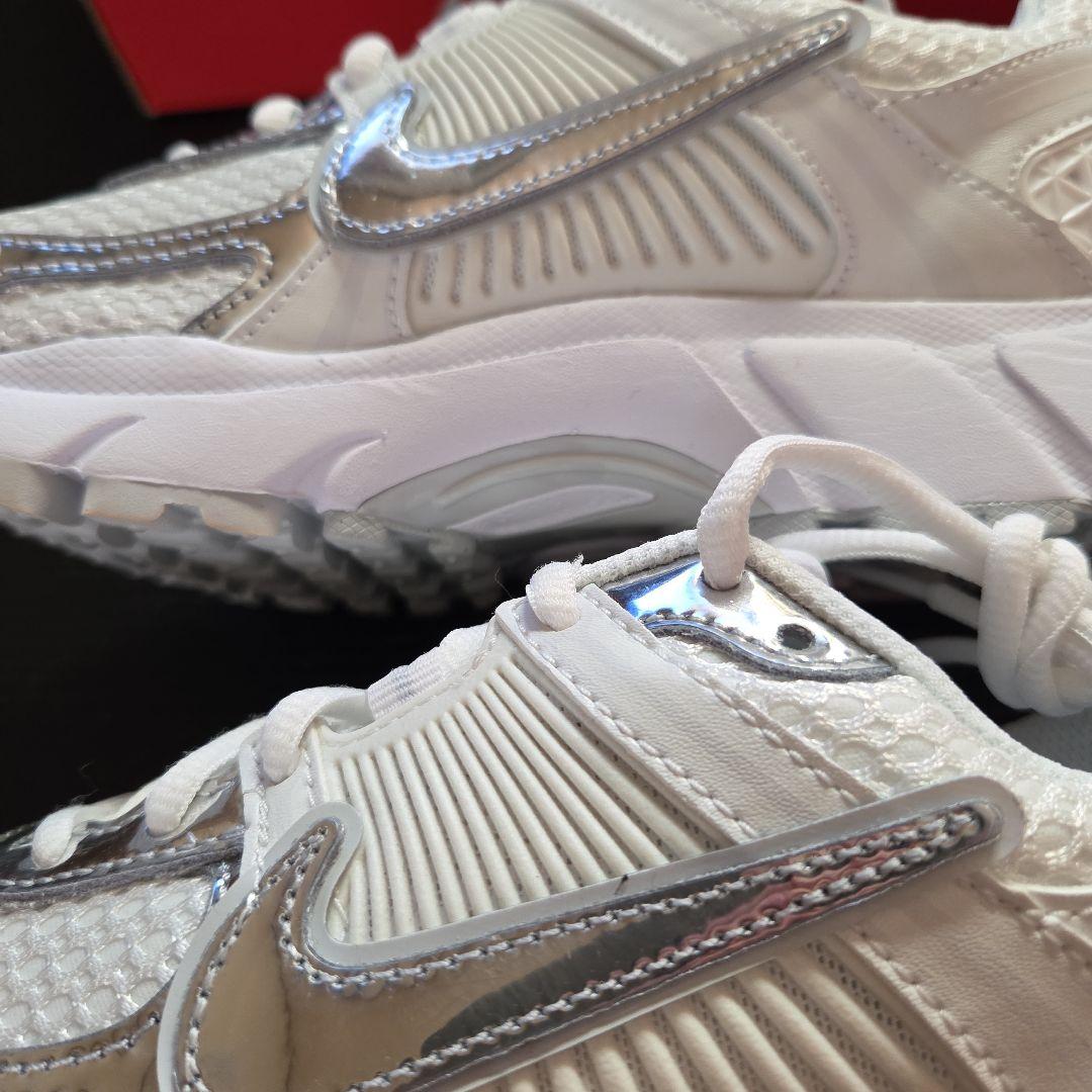 未使用❗W ナイキ ZOOM VOMERO 5 メタリック23cm.