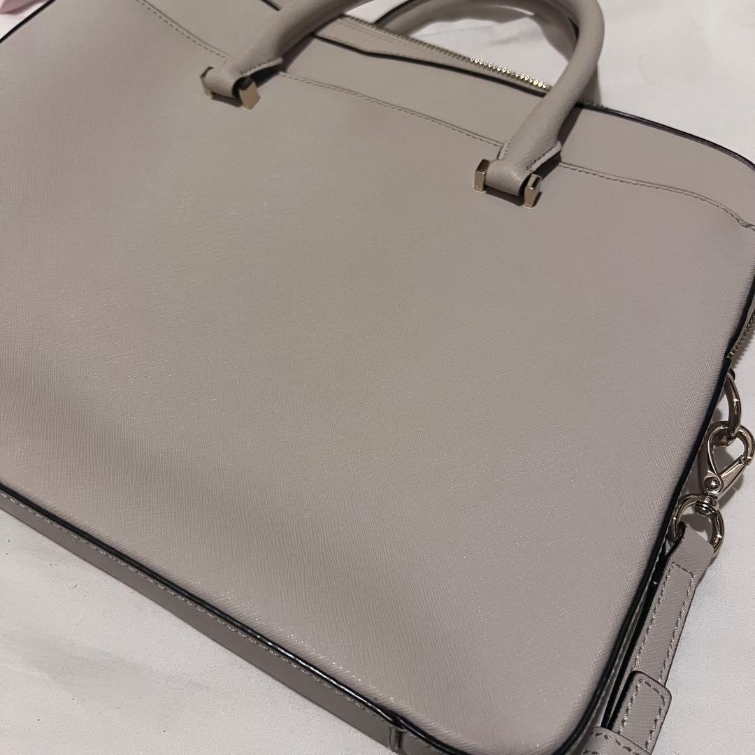 kate spade NEW YORK 13インチ ラップトップバッグ