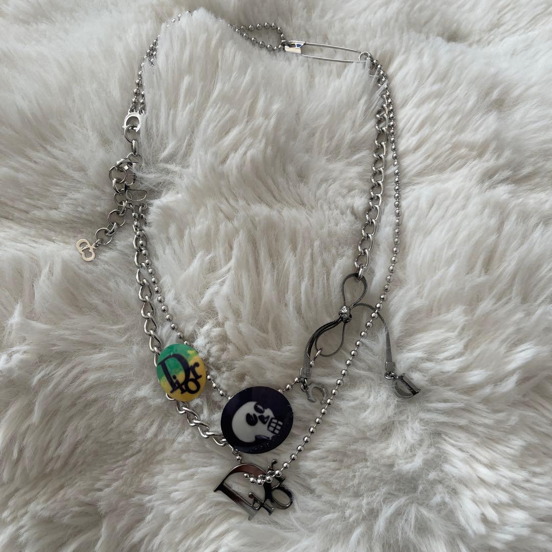 Dior シルバー チャーム付きネックレス