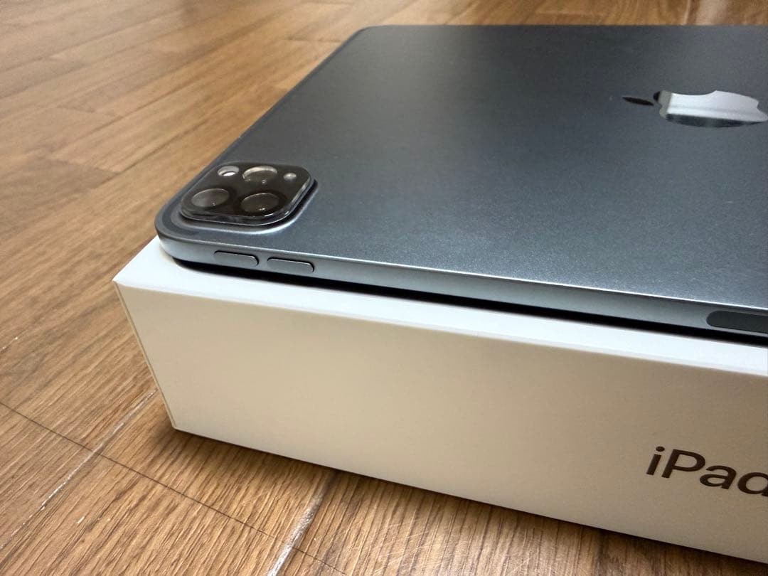 ルイ　　　iPad Pro第２世代11インチ　スペースグレー　128GB