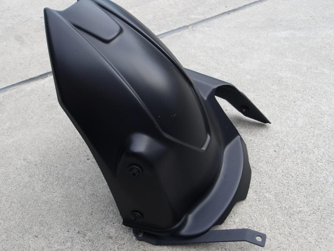 GSX-8S、GSX-8R専用　Puig　プーチ　リヤフェンダー